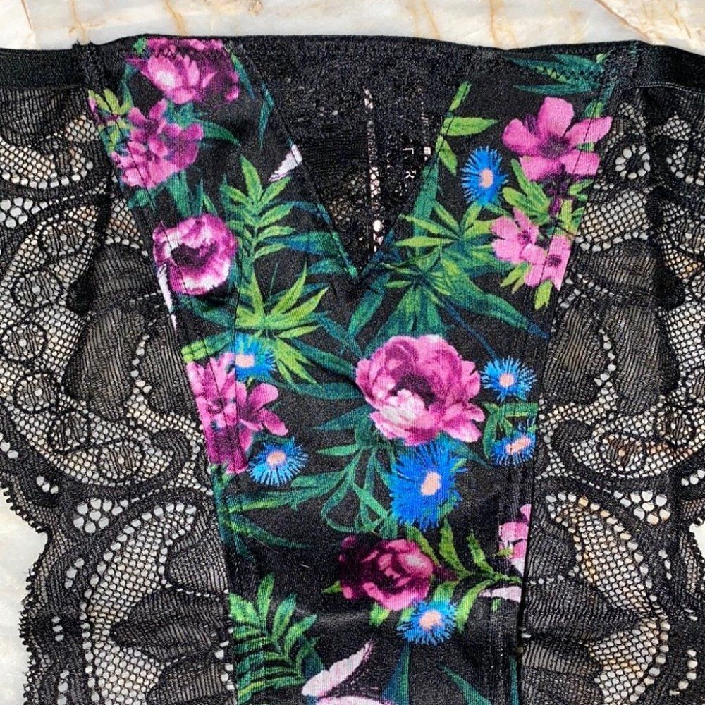Small Victoria’s Secret Floral Lace String Cheekini Panty - Picture 7 of 11